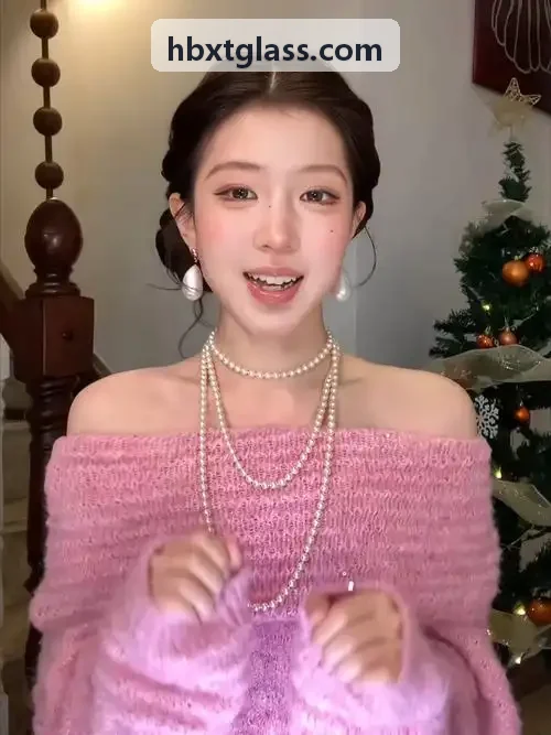 酒店套房湿区钢化淋浴玻璃与花洒墙排